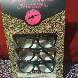 Betsey Johnson Leopard and Black Reading Glasses Set. +250